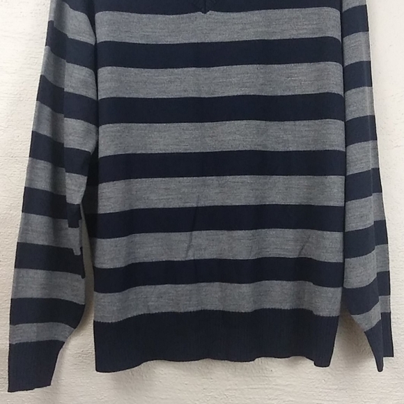 Paper Denim & Cloth Blue Stripe V-Neck Long Sleeve Pullover Light Weight Sweater - Picture 3 of 10